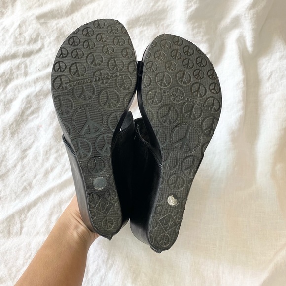 Donald J Palmer Black Beaded Wedge Platform Sandals - Picture 6 of 13